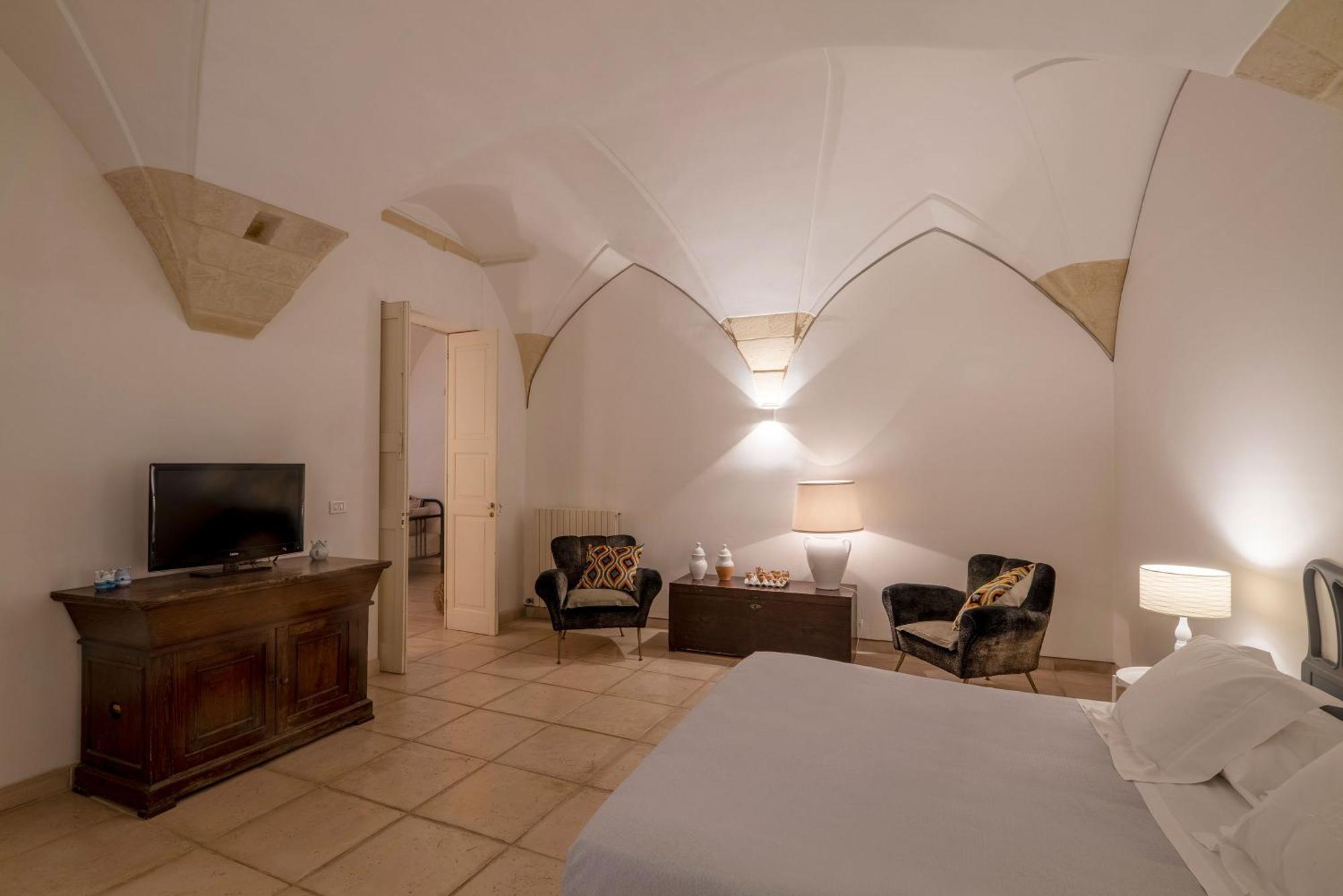 Corte Dei Romiti Apartment - Lecce Selection Luaran gambar